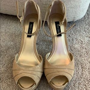 WHBM Viviana Pump - size 8